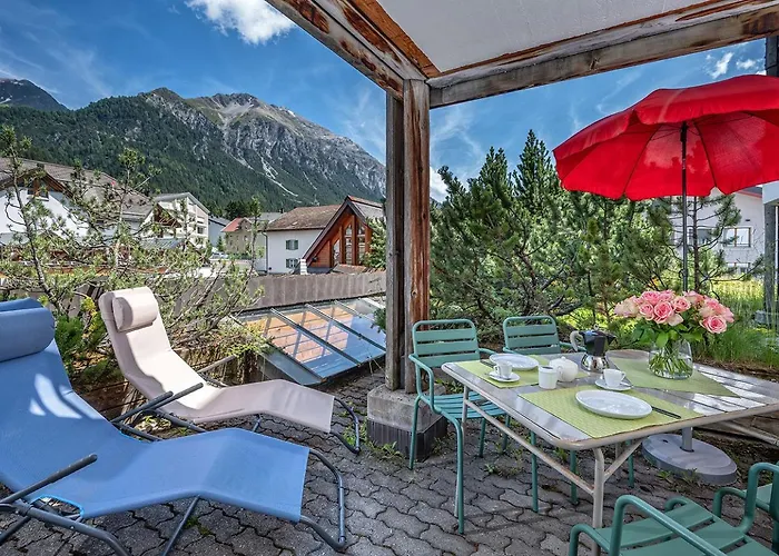 Schweizerhof Ferienwohnungen Lenzerheide 1